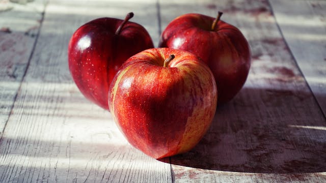 red apple dream meaning